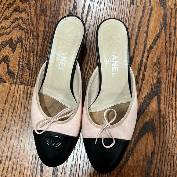 Chanel Ballet Mules 37 - Picture 2 of 9
